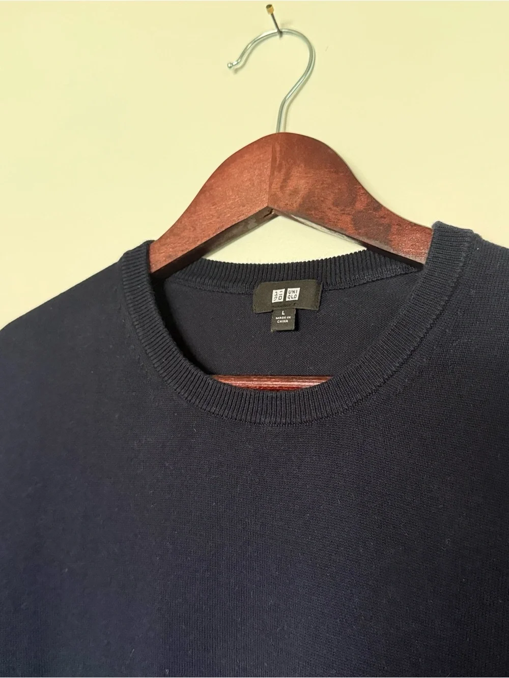 Uniqlo Men’s Black Crewneck Knit Sweater